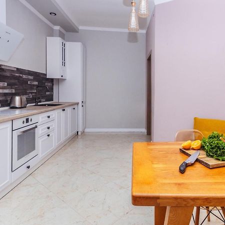 Просторные Апартаменты Класса Люкс Soukhoumi Extérieur photo