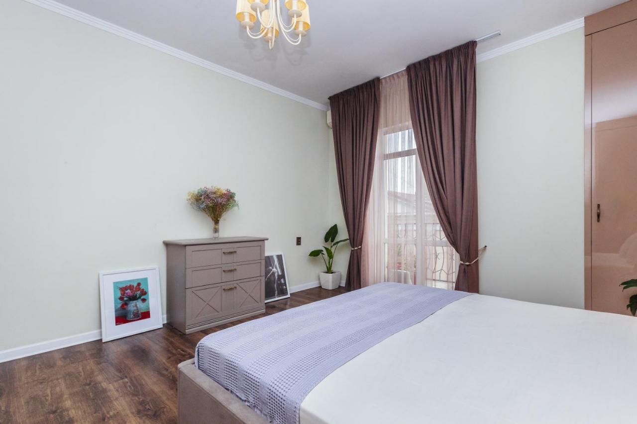 Просторные Апартаменты Класса Люкс Soukhoumi Extérieur photo